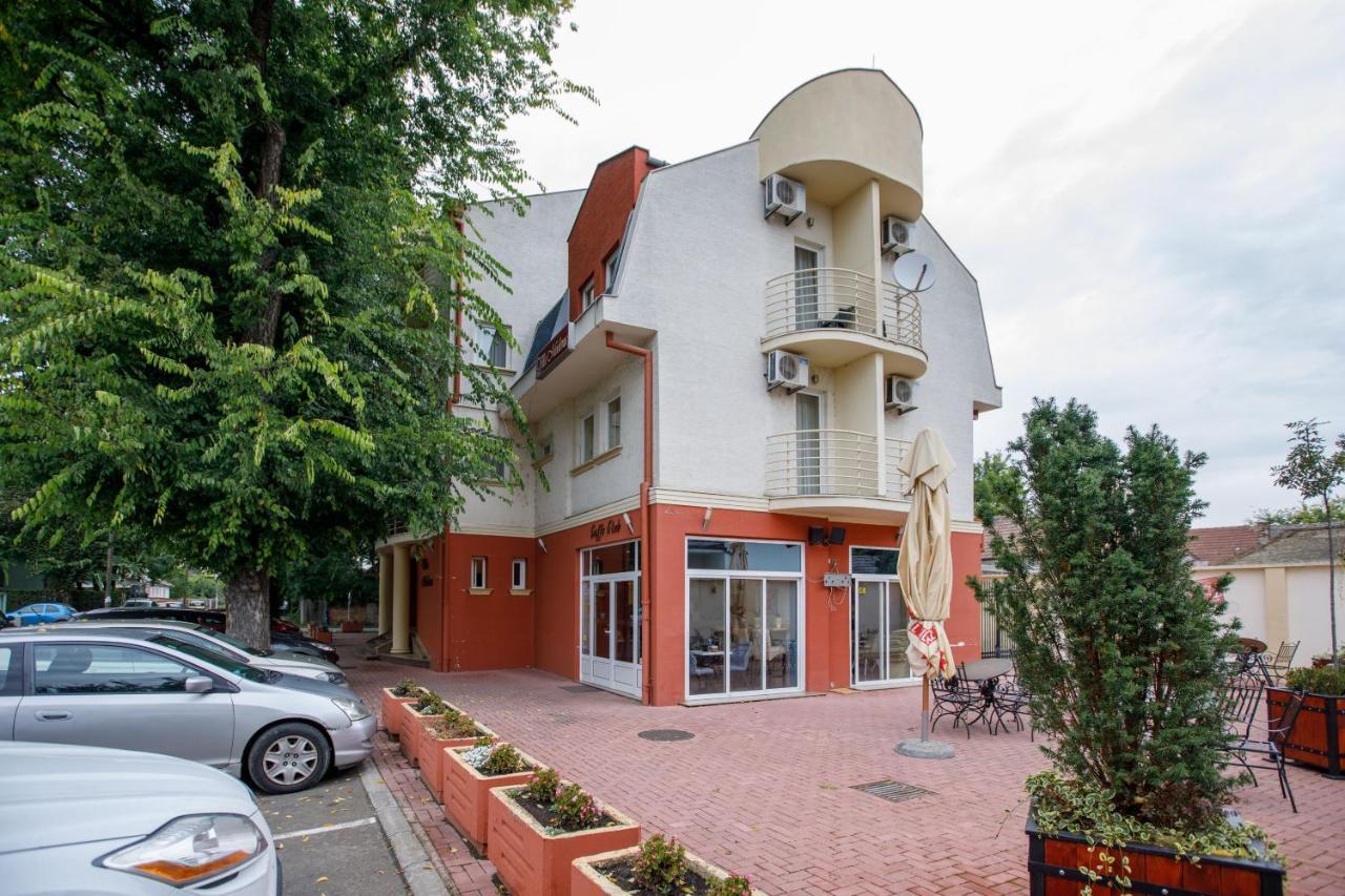 Villa Modena Subotica Bagian luar foto
